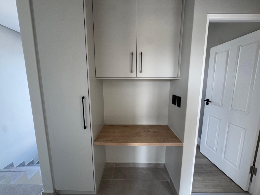 To Let 4 Bedroom Property for Rent in Sandown Estate Western Cape